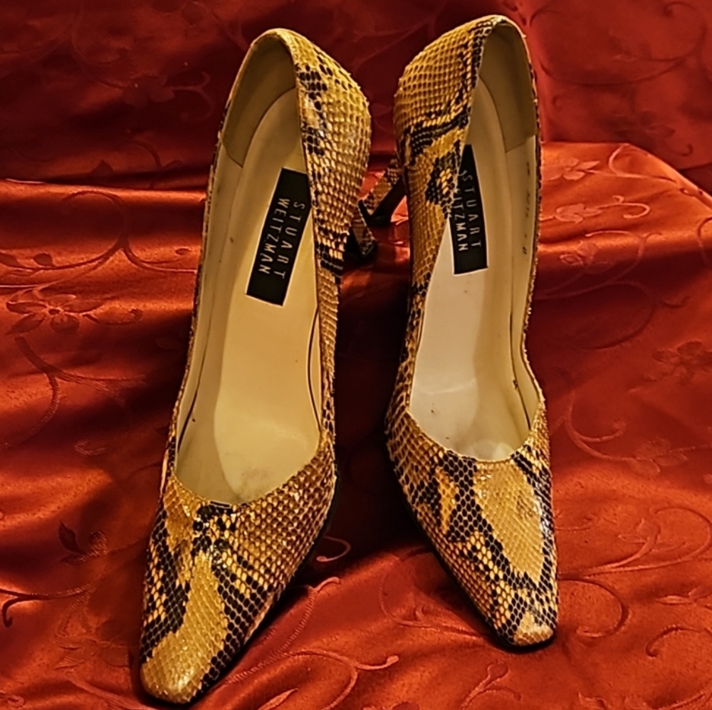 STUART WEITZMAN SNAKESKIN HEELS